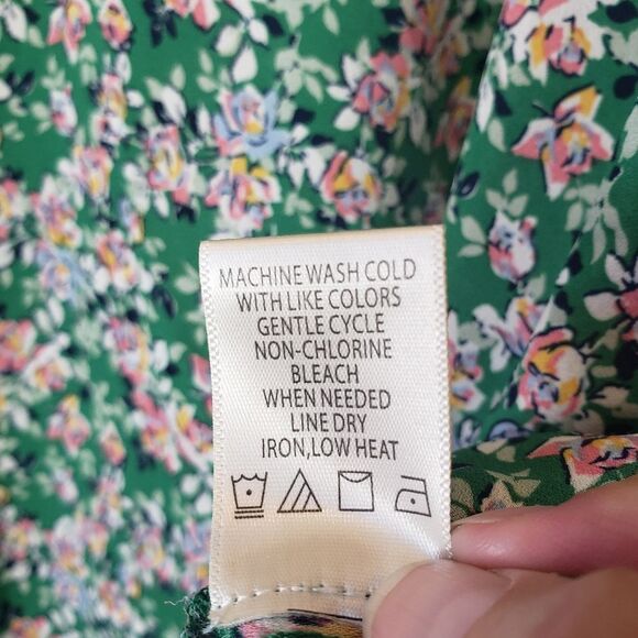 MAX STUDIO Floral Flutter-Sleeve V-Neck Blouse Green 1X - Picture 7 of 8